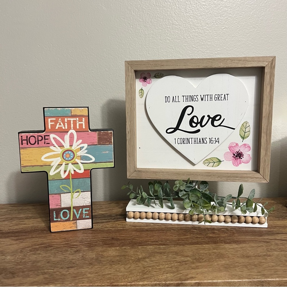 Wendy Bellissimo Multicolor Cross and Love Frame Decor
